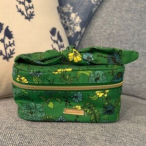 Tara Harper Green Vanity Case